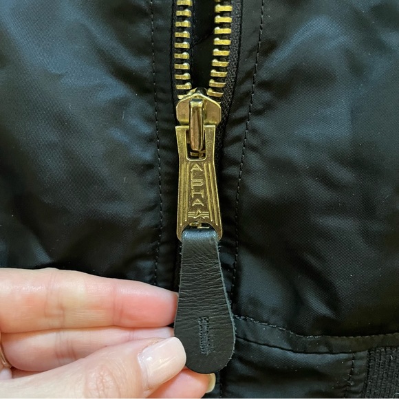 RARE + LMTD EDITION Alpha Industries Hulu x NASA Collaboration Jacket Size Large - Picture 3 of 11